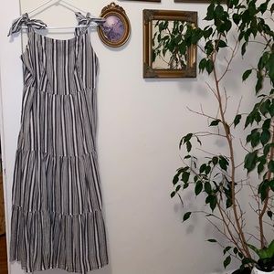 Old Navy, sleeveless, tie strap, white & gray striped size L dress, midi length.